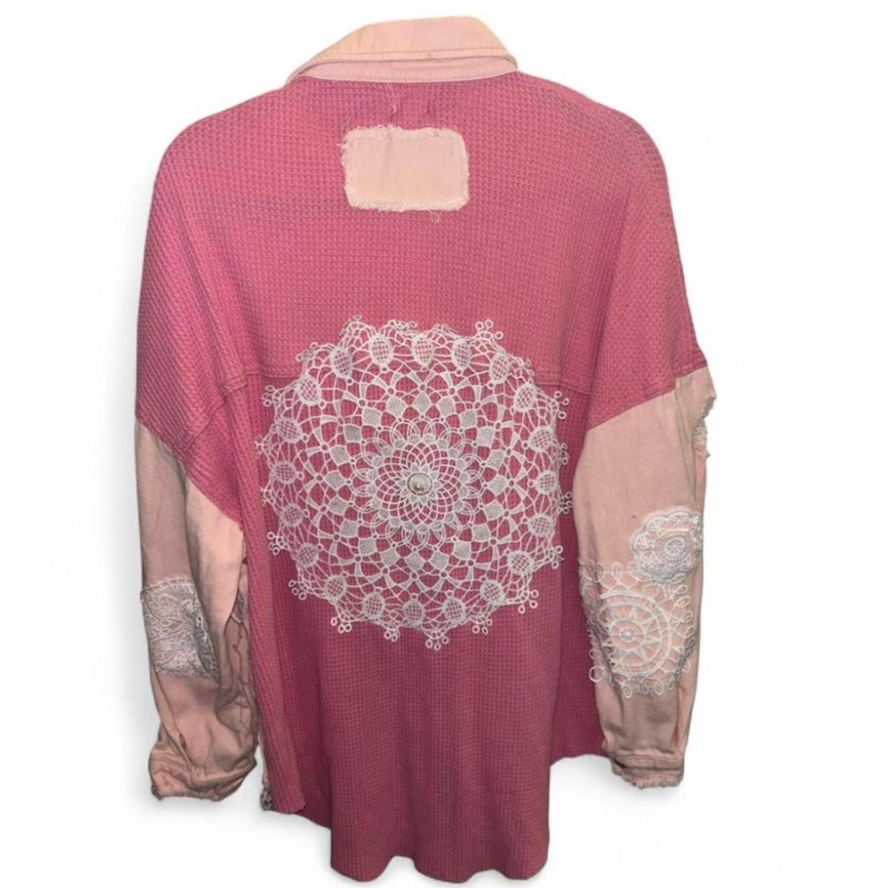 🩷POL🩷patchwork size medium button-up shirt with lace & pearl details #boho